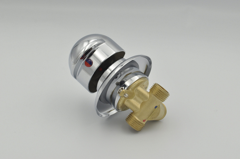 Vizes Vezérlő ötállású. Nyitókarokkal, betétekkel